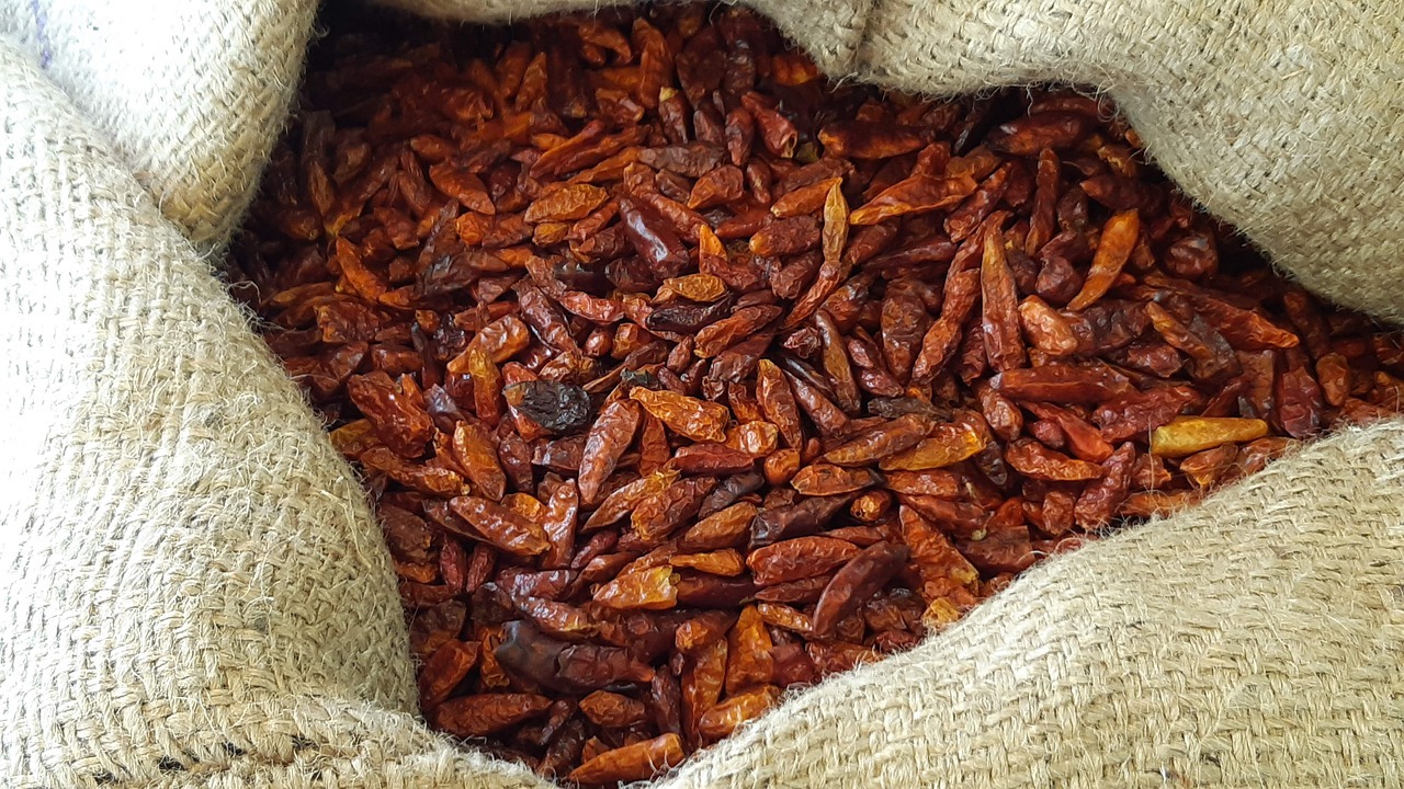 cayenne-peppers-gc1a3b3cb6_1280